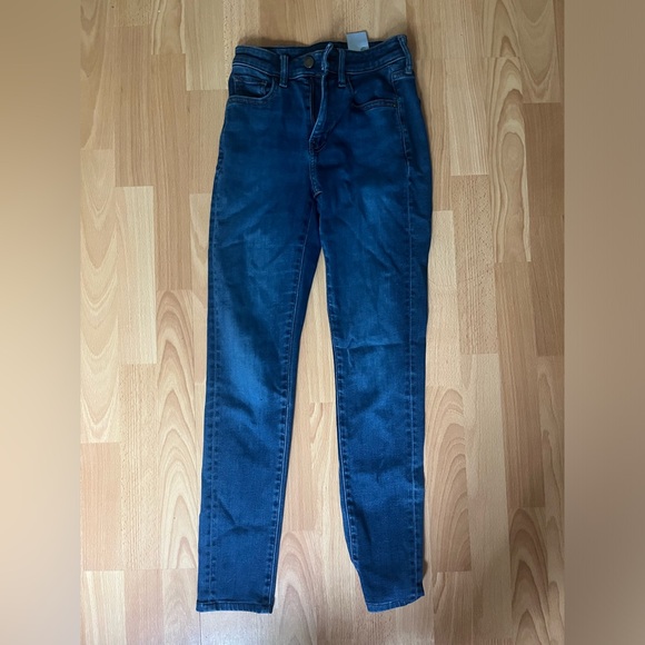 Uniqlo Heattech Jeans - Picture 2 of 5